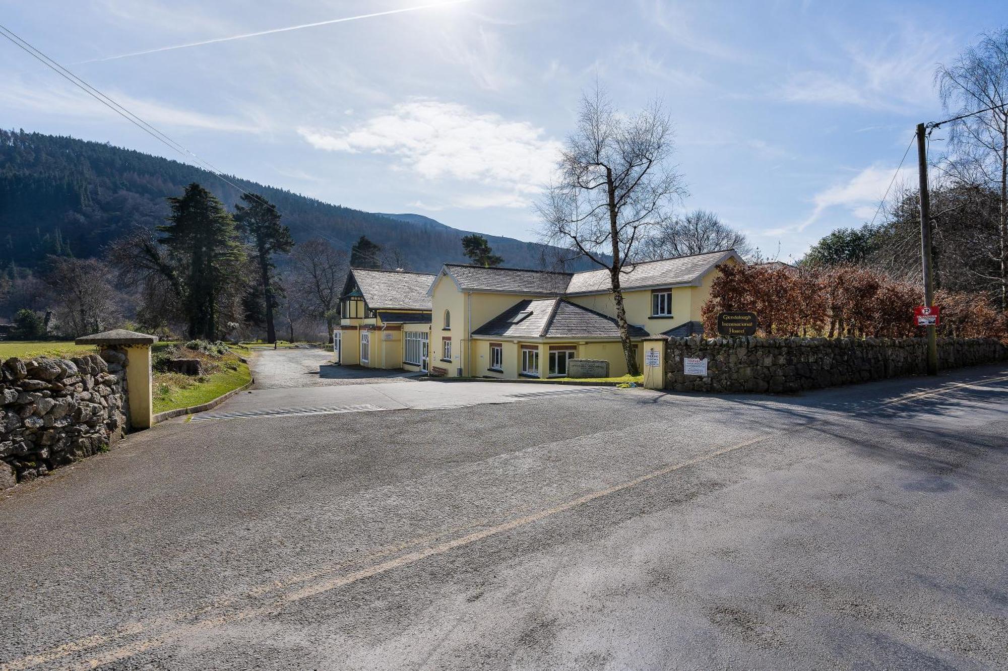 Glendalough International Youth Hostel Laragh Exterior photo