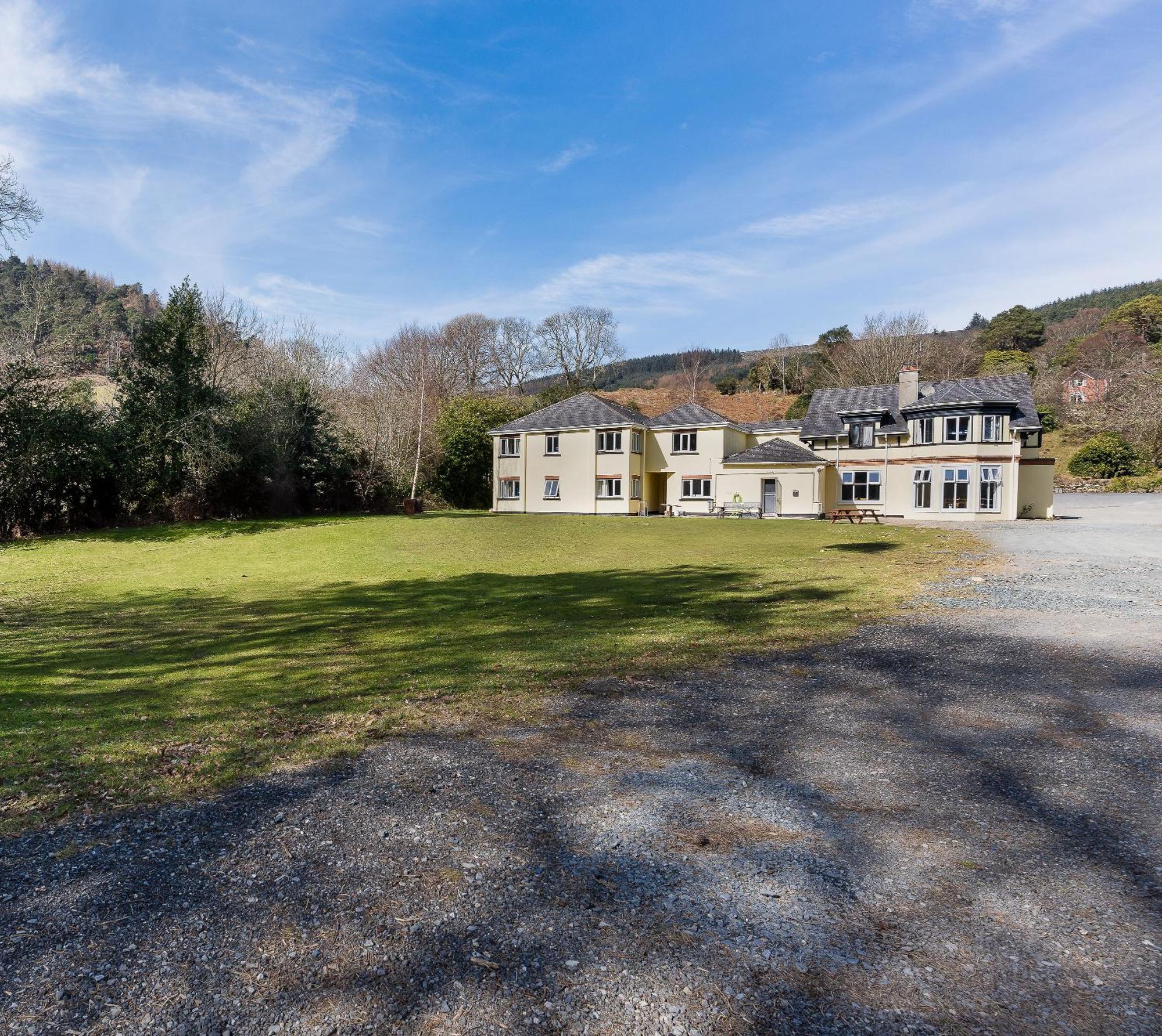 Glendalough International Youth Hostel Laragh Exterior photo